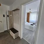 Bright&cozy Coresi Apartment